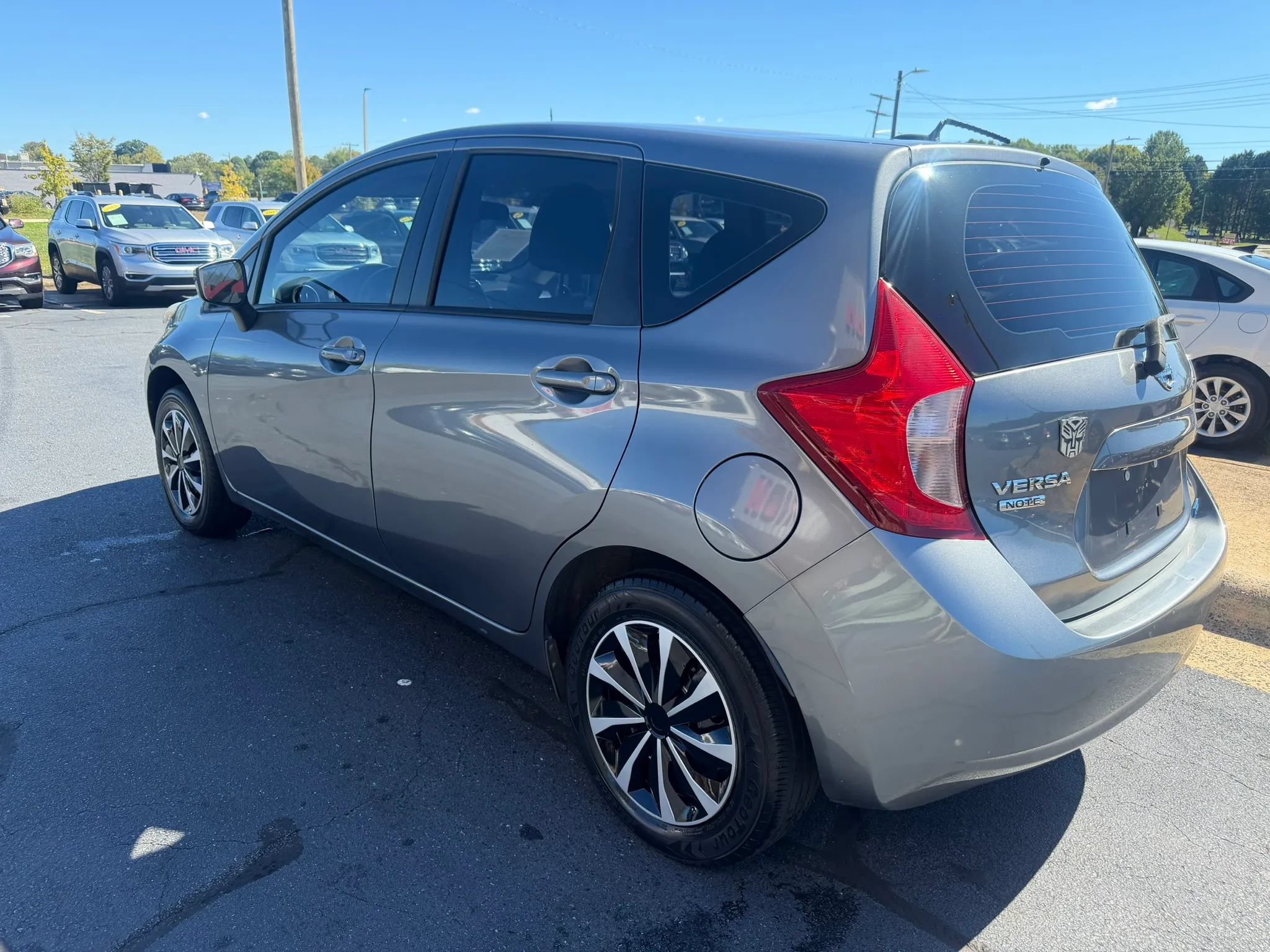 Used 2016 Nissan Versa Note SV FWD image 5