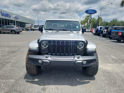 Used 2023 Jeep Gladiator Sport AWD/4WD image 6