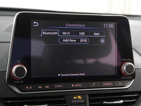 Used 2024 Nissan Altima 2.5 SR FWD image 10