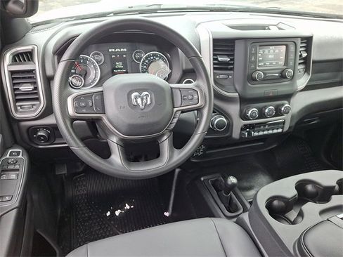Used 2024 RAM 2500 Tradesman w/ Chrome Appearance Group image 10