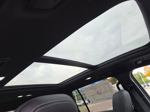 New 2026 Chevrolet Traverse LT w/ Sun and Wheel Package image 17