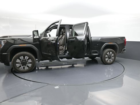 Used 2024 GMC Sierra 2500 Denali w/ Denali Reserve Package image 39