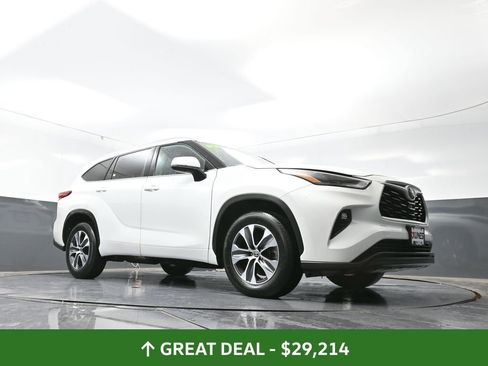 Used 2023 Toyota Highlander XLE image 56