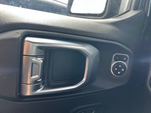 Used 2018 Jeep Wrangler Unlimited Sport S AWD/4WD image 18