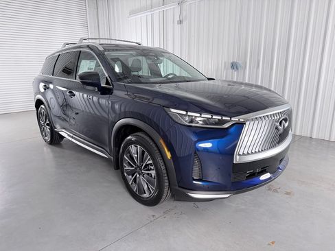 Certified 2026 INFINITI QX60 Luxe w/ Cargo Package FWD image 3