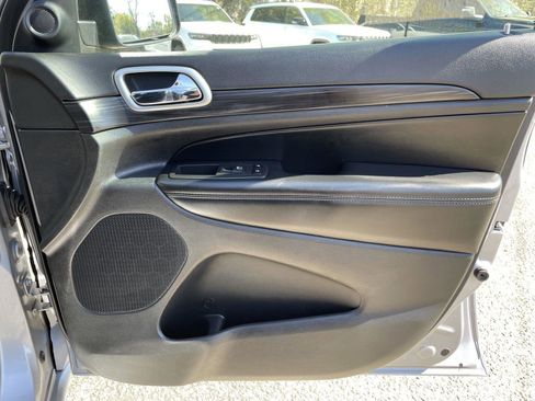 Used 2020 Jeep Grand Cherokee Altitude image 46