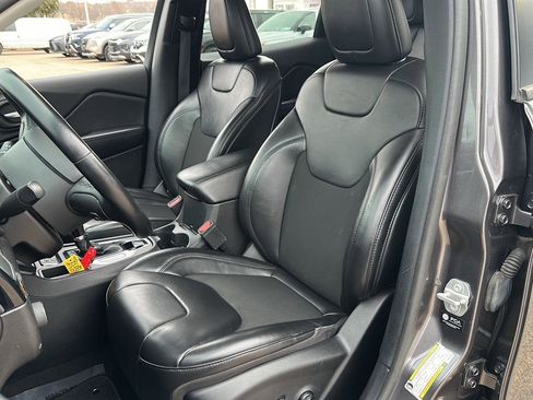 Used 2021 Jeep Cherokee Latitude Plus image 13