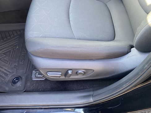Certified 2025 Toyota RAV4 XLE FWD image 17