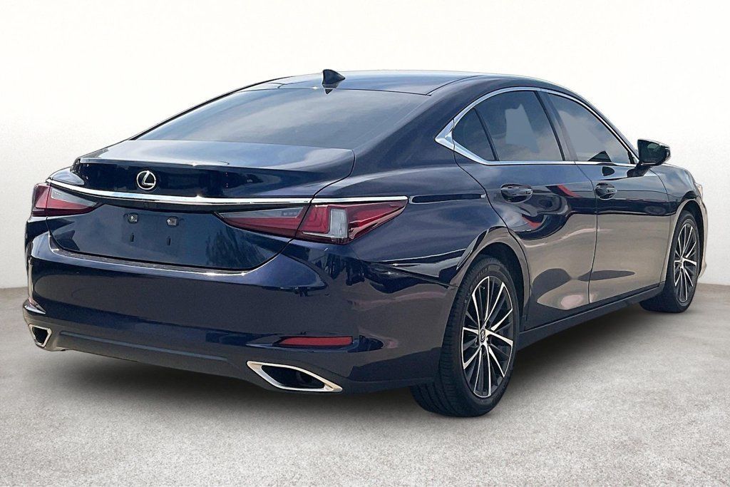 Used 2022 Lexus ES 350 w/ Premium Package FWD image 2