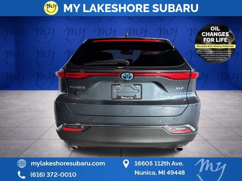 Used 2024 Toyota Venza XLE AWD/4WD image 6