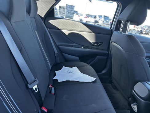 Used 2025 Hyundai Elantra SEL w/ Cargo Package image 11