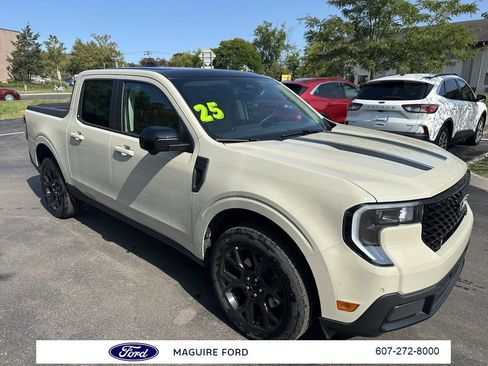 New 2025 Ford Maverick Lariat w/ Black Appearance Package image 1
