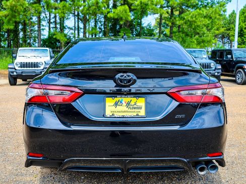 Used 2023 Toyota Camry SE w/ Convenience Package FWD image 4