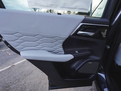 New 2026 Mitsubishi Outlander SEL image 13