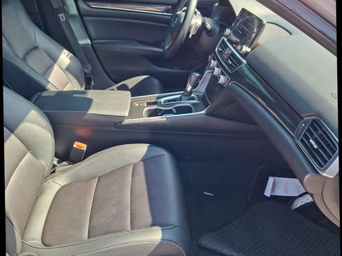 Used 2019 Honda Accord Sport image 10