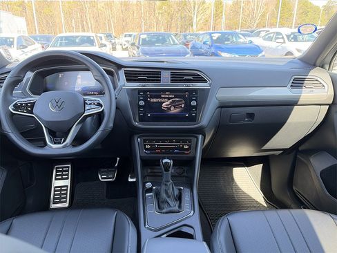 Certified 2024 Volkswagen Tiguan SE R-Line image 2