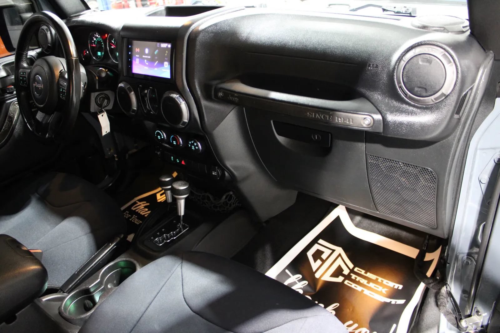 Used 2015 Jeep Wrangler Unlimited Sport w/ Quick Order Package 24S AWD/4WD image 11