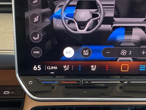 Used 2025 Volkswagen ID. Buzz 1st Edition image 14