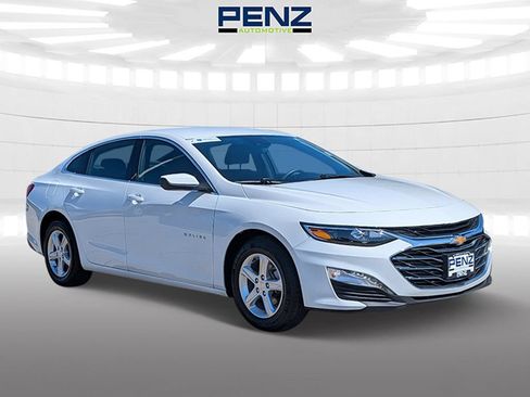Used 2024 Chevrolet Malibu LT FWD image 1
