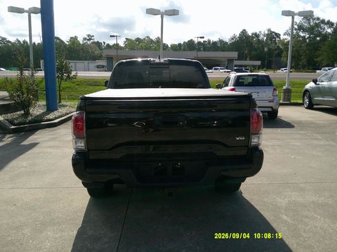 Used 2019 Toyota Tacoma TRD Sport AWD/4WD image 3