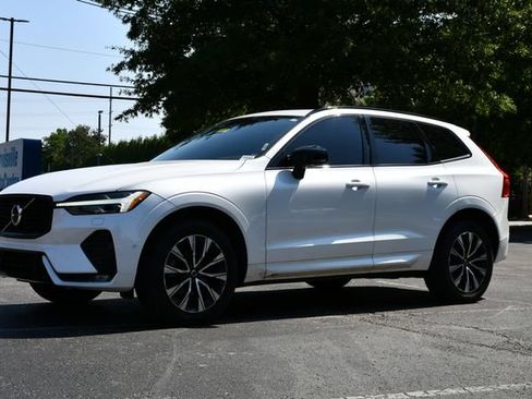Certified 2023 Volvo XC60 B5 Plus w/ Climate Package AWD/4WD image 3
