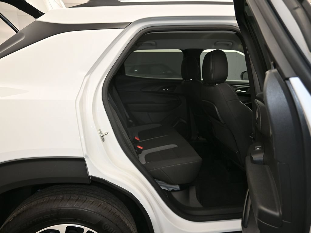 Used 2025 Chevrolet TrailBlazer LT FWD image 24