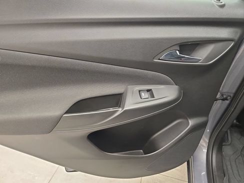 Used 2023 Chevrolet Bolt EUV LT w/ Comfort Package FWD image 17