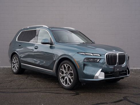 Used 2023 BMW X7 xDrive40i w/ Premium Package image 9