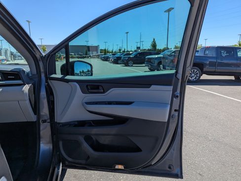 Used 2018 Honda Odyssey LX image 35