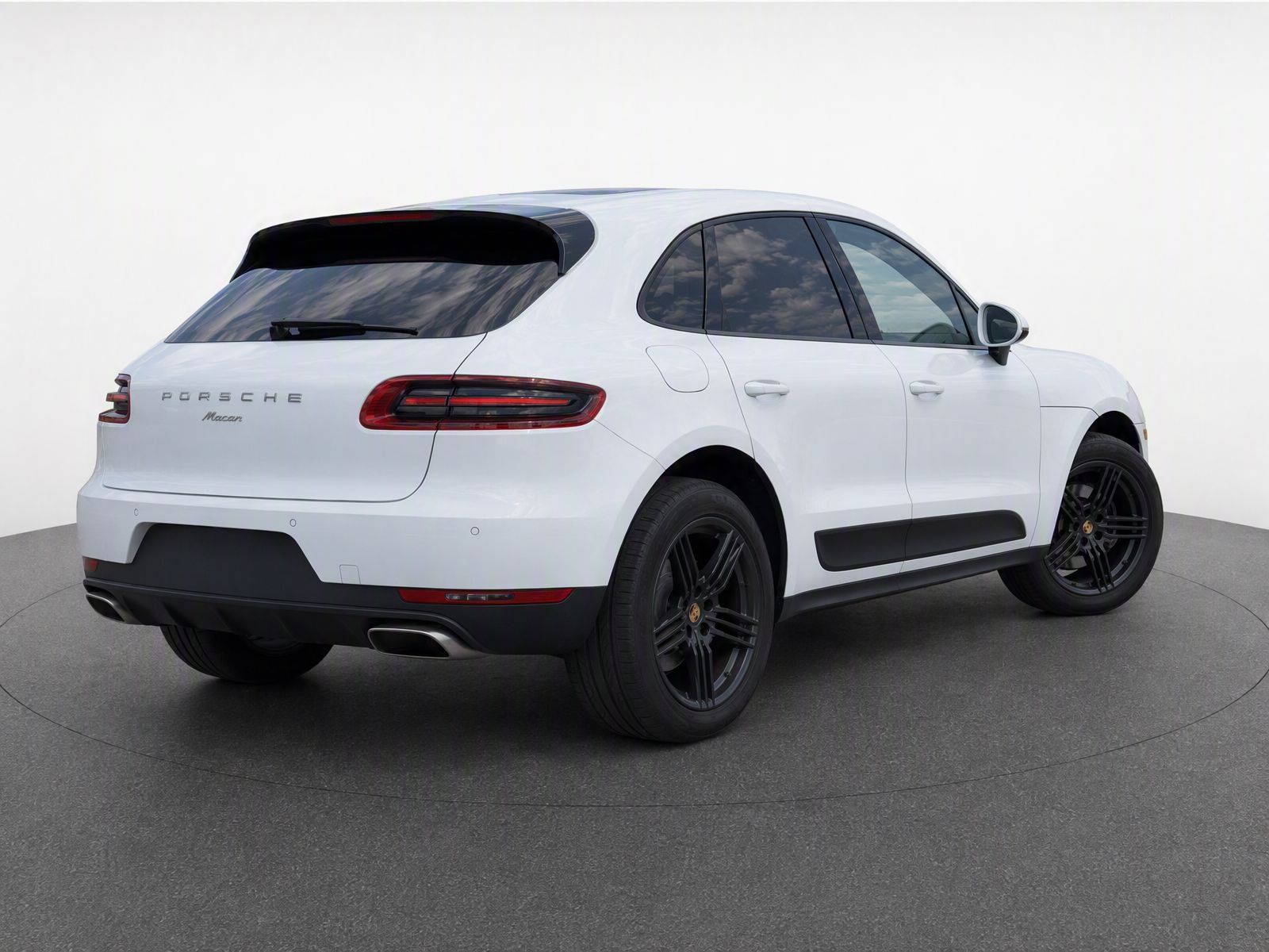Used 2017 Porsche Macan AWD/4WD image 4