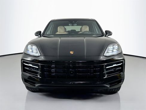 Certified 2025 Porsche Cayenne image 10