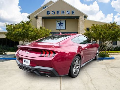 Used 2026 Ford Mustang Coupe RWD image 5