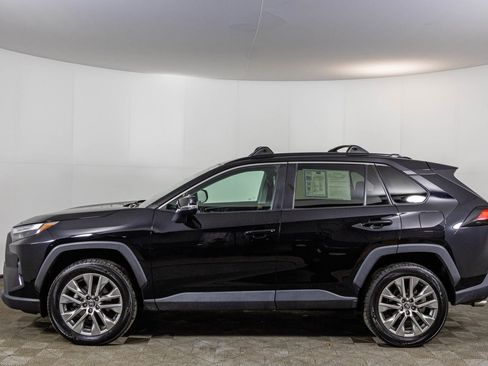 Used 2022 Toyota RAV4 XLE Premium image 19