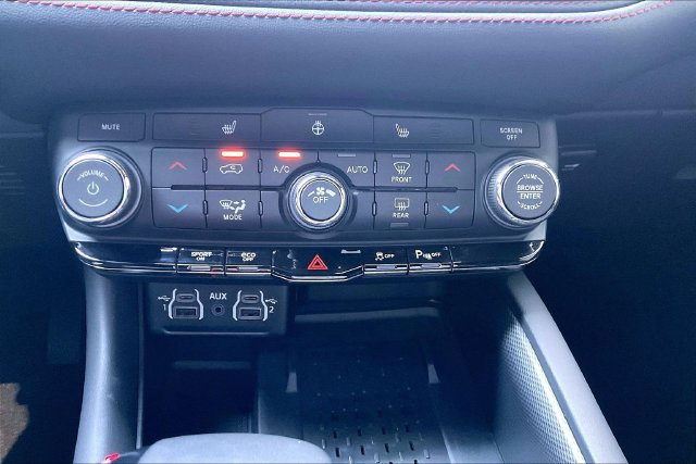 Used 2026 Dodge Durango GT w/ Blacktop Package AWD/4WD image 24
