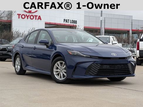 Used 2025 Toyota Camry LE image 2