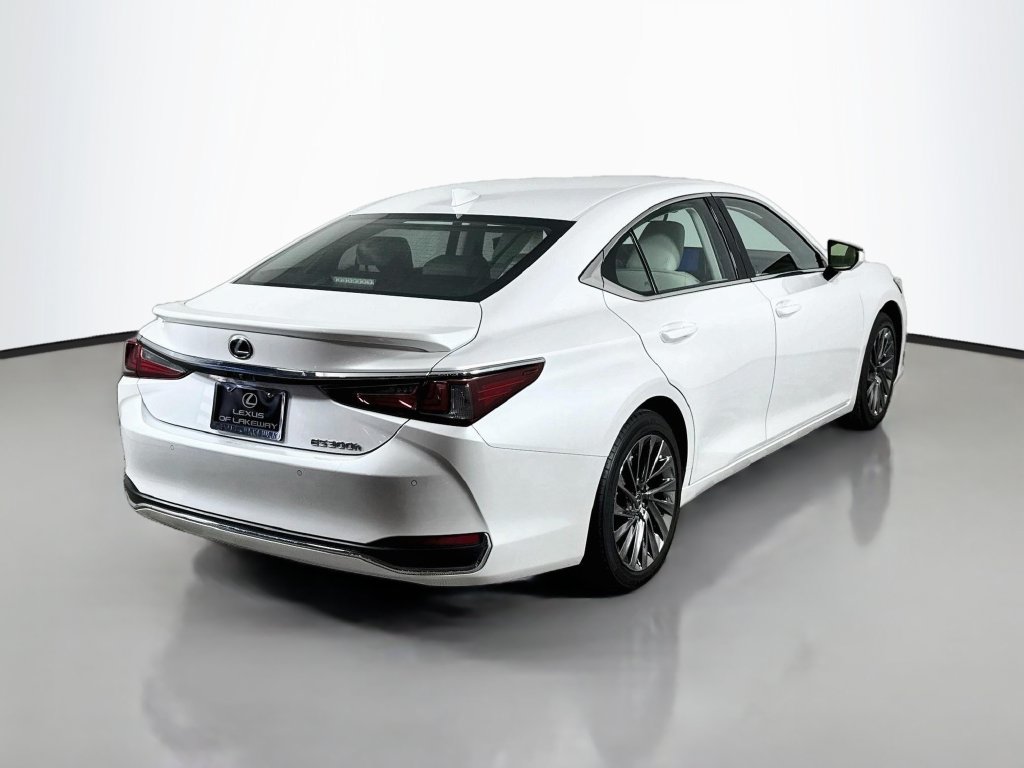 Certified 2024 Lexus ES 300h w/ Technology Package FWD image 5