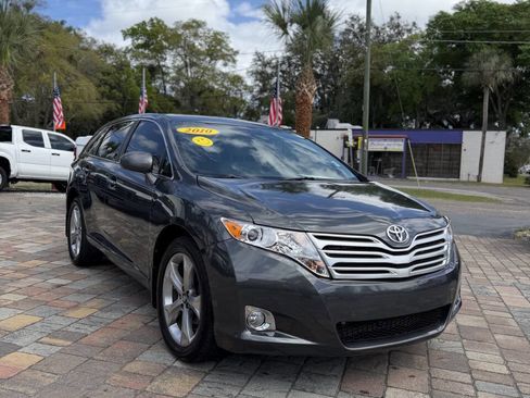 Used 2010 Toyota Venza image 2