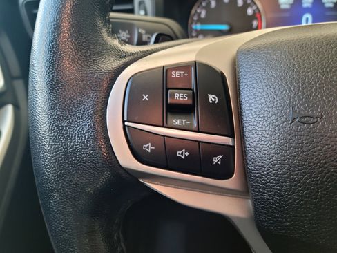 Used 2020 Ford Explorer XLT w/ Comfort Package image 11