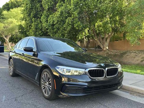Used 2019 BMW 530i image 2