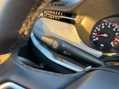 Certified 2025 Jeep Compass Latitude image 24