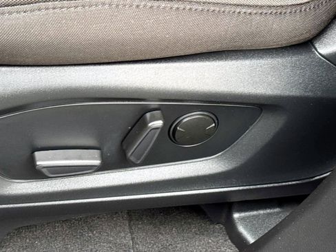 Used 2023 Ford Explorer XLT image 16