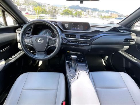Used 2019 Lexus UX 250h FWD image 10