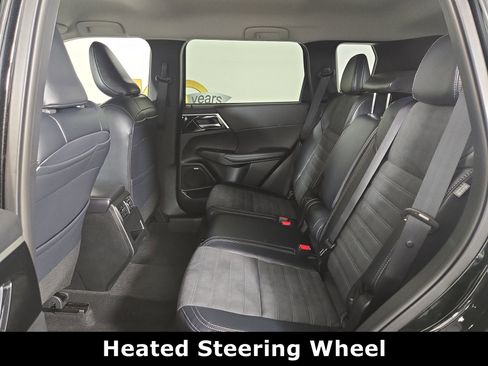 New 2026 Mitsubishi Outlander SE image 11