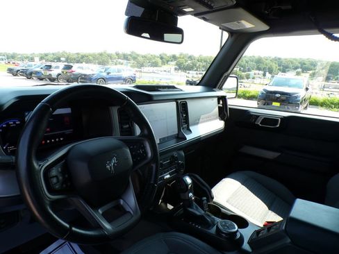 Used 2022 Ford Bronco Outer Banks AWD/4WD image 9