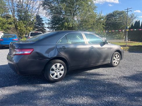 Used 2011 Toyota Camry SE image 4