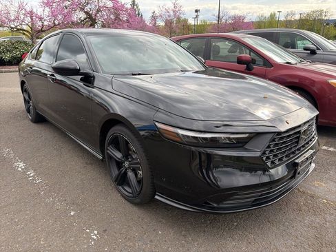 Used 2023 Honda Accord Sport image 3