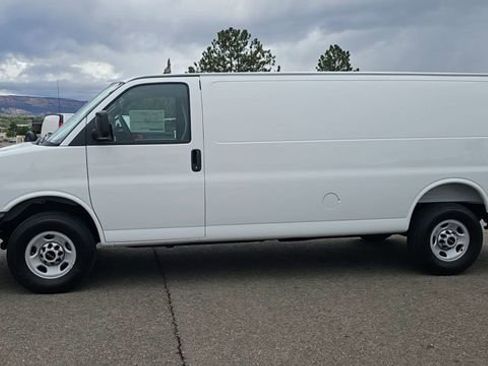 New 2026 GMC Savana 3500 Extended w/ Driver Convenience Package RWD image 5