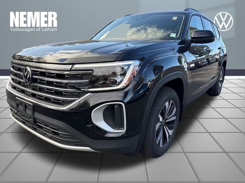 New 2026 Volkswagen Atlas SE image 1