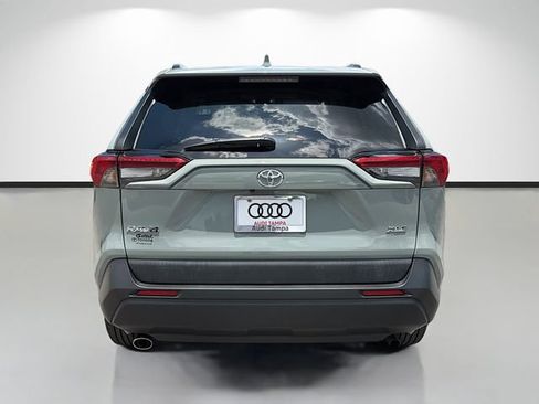 Used 2021 Toyota RAV4 XLE FWD image 4