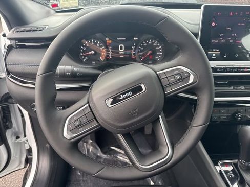 New 2026 Jeep Compass Latitude image 21